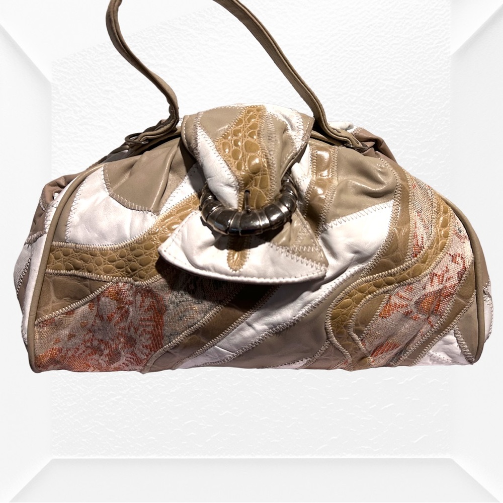 VINTAGE FASHION READY PATCHED MADE LEATHER HANDBAG